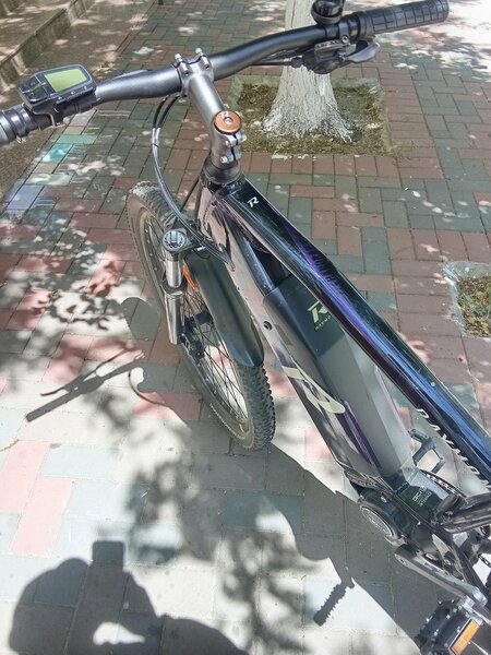 Vand bicicleta electrica hibrid.